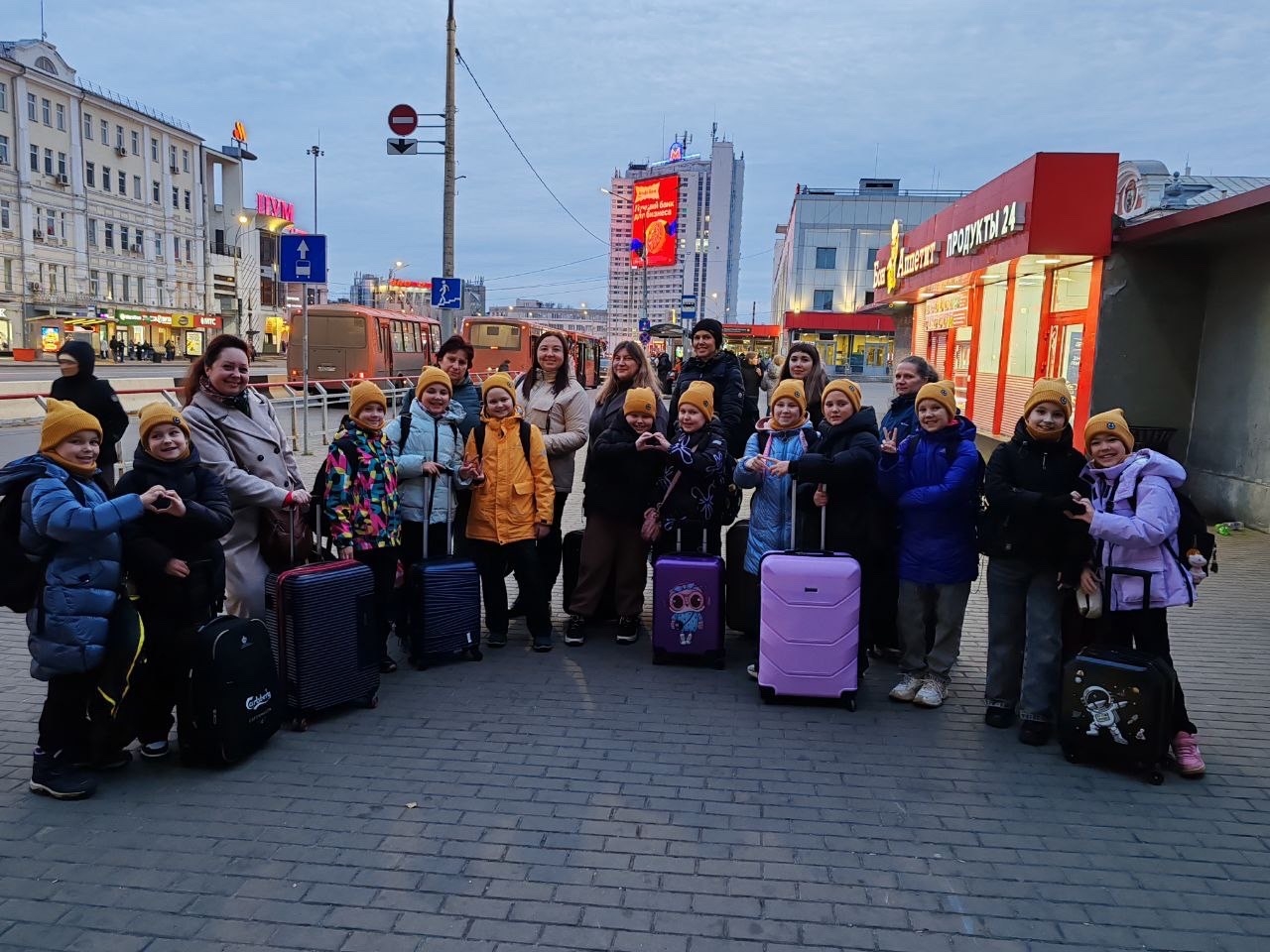 fqe-frxysvwc2dyomecbu5vtrswd3v7lbqdherc1cq1xu0mn96wqn42dsbcgzre9qkq2evs8amum axh3z bfifc