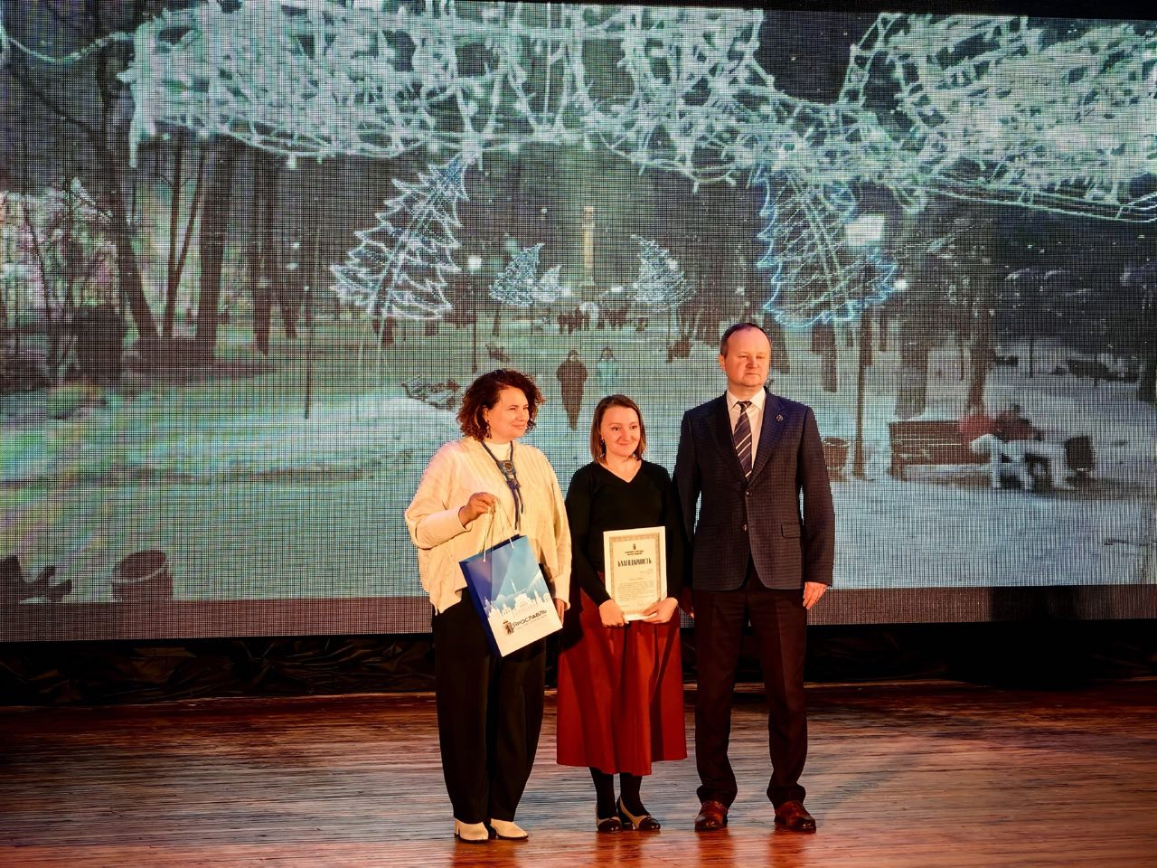 photo 5465580492913577444 y